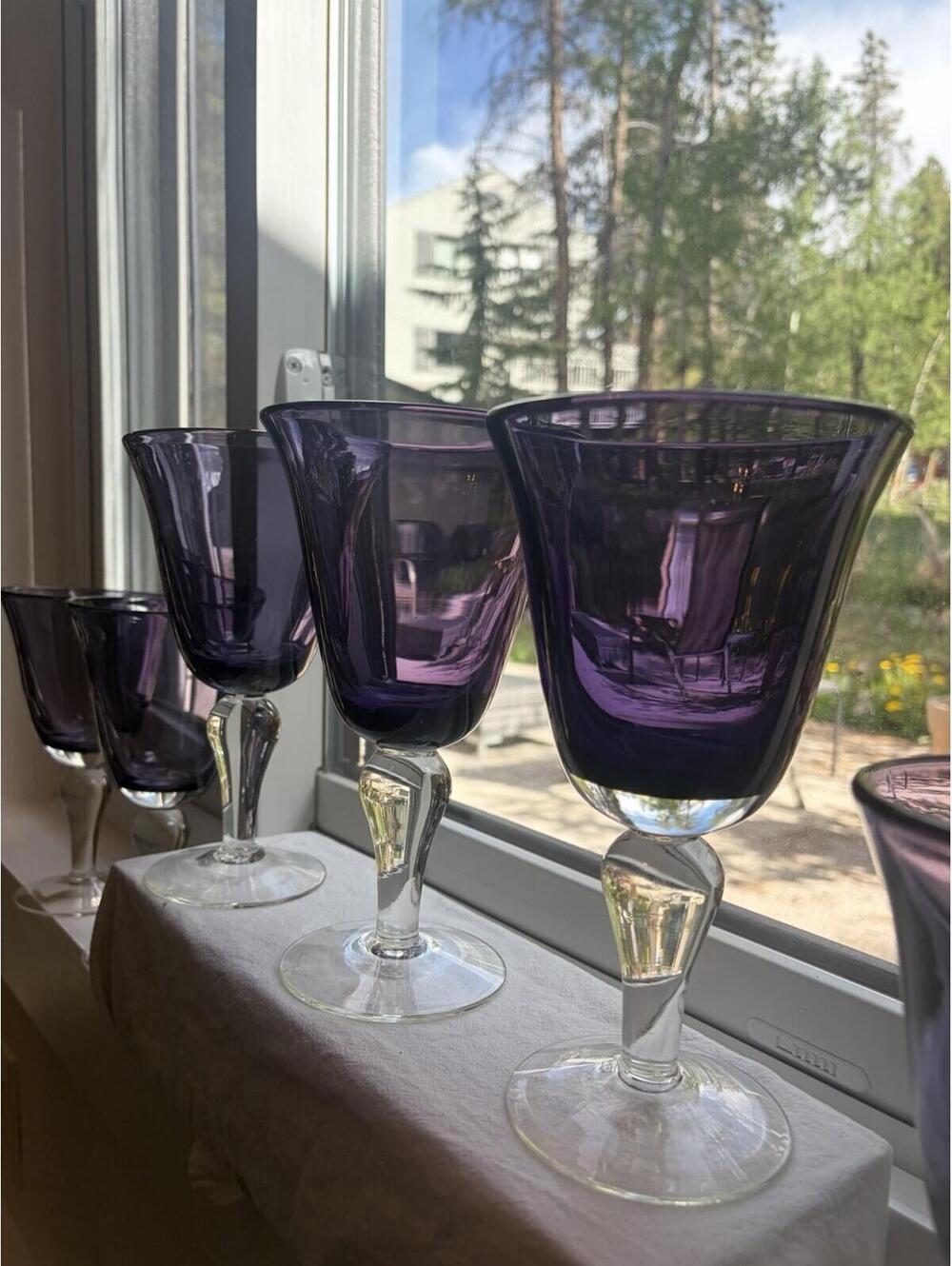 Artland Plum Purple Wine or Water Goblets Clear Stem Glasses Set of 6 No Bubbles